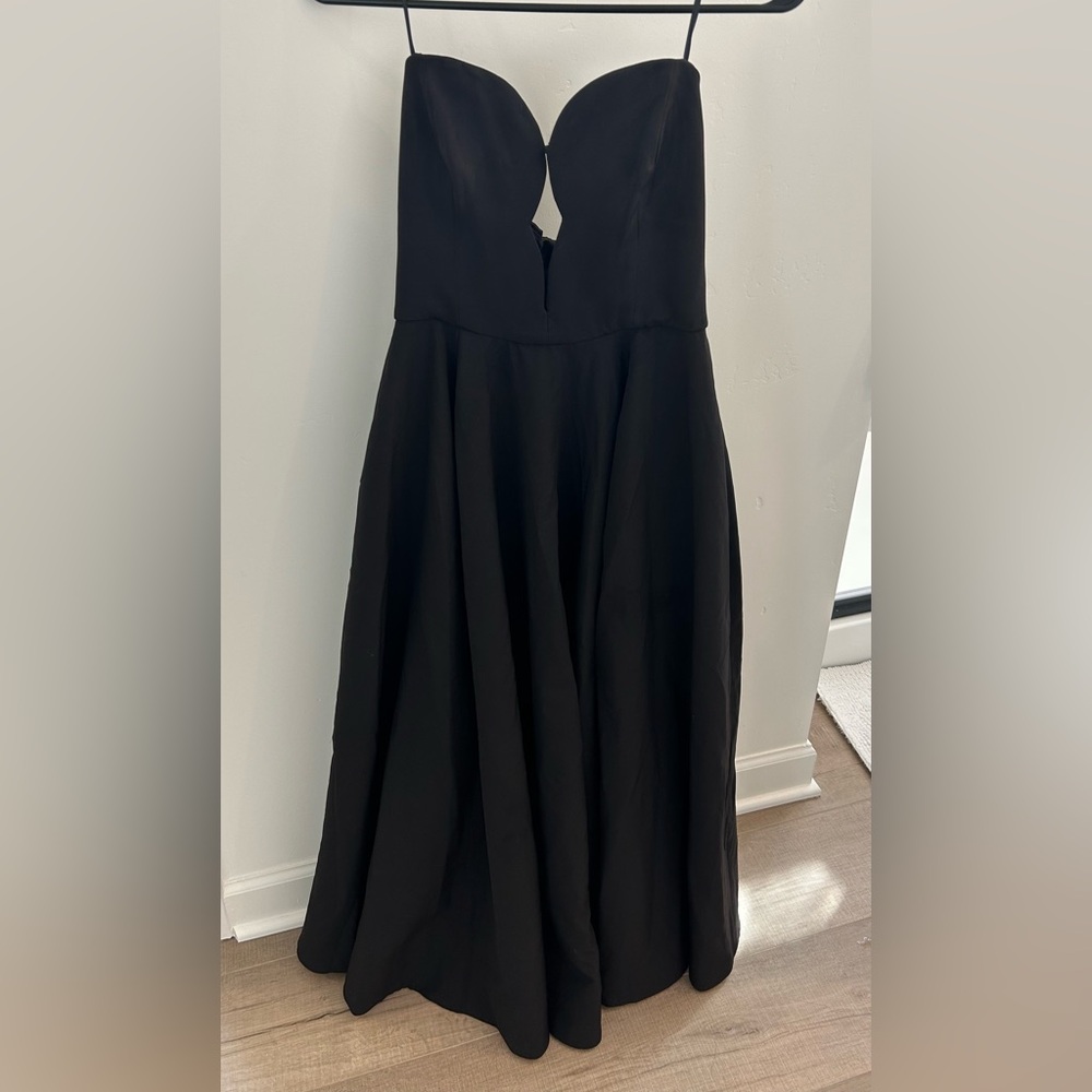 Bar Dot Elegant  Black Evening Gown